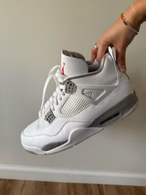 Jordan Men’s White/Gray/Red Retro Basketball Sneakers